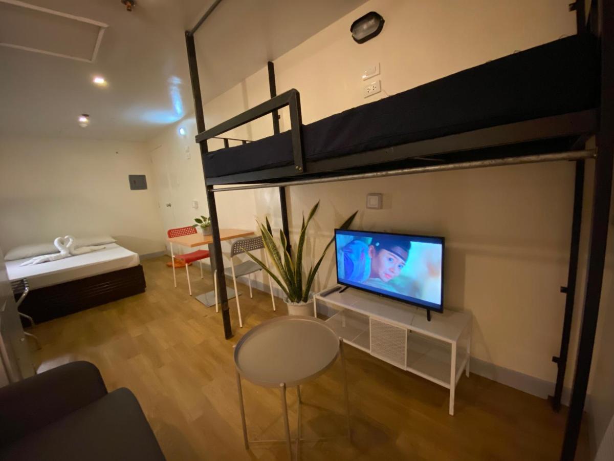 Burgos Hub Hostel Pasay Exterior photo